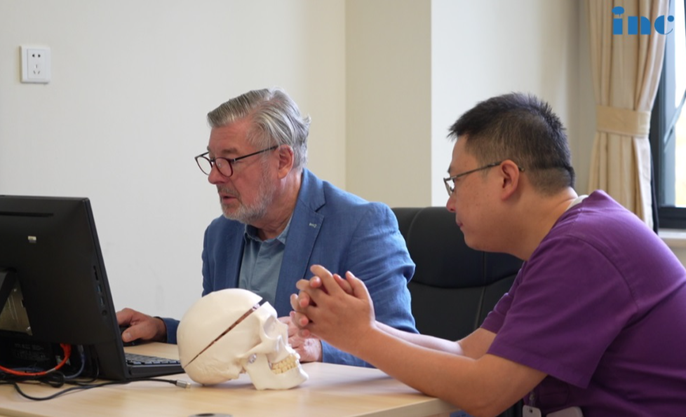 北京天壇醫(yī)院手術紀實 - INC巴教授成功為一名聽神經(jīng)瘤患者順